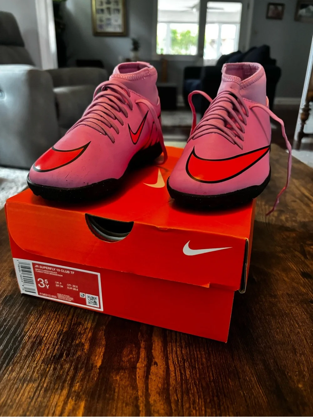 Nike Pink Flamingo Indoor Soccer Cleats with Neon Orange Accents 3.5 Y
